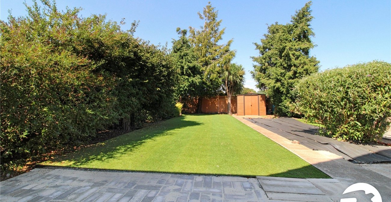 3 bedroom house to rent in Istead Rise | Robinson Michael & Jackson