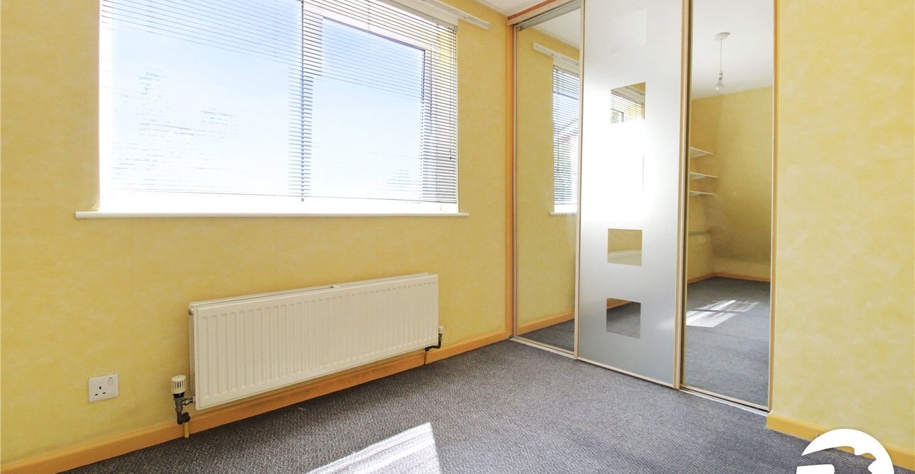 3 bedroom house to rent in Istead Rise | Robinson Michael & Jackson