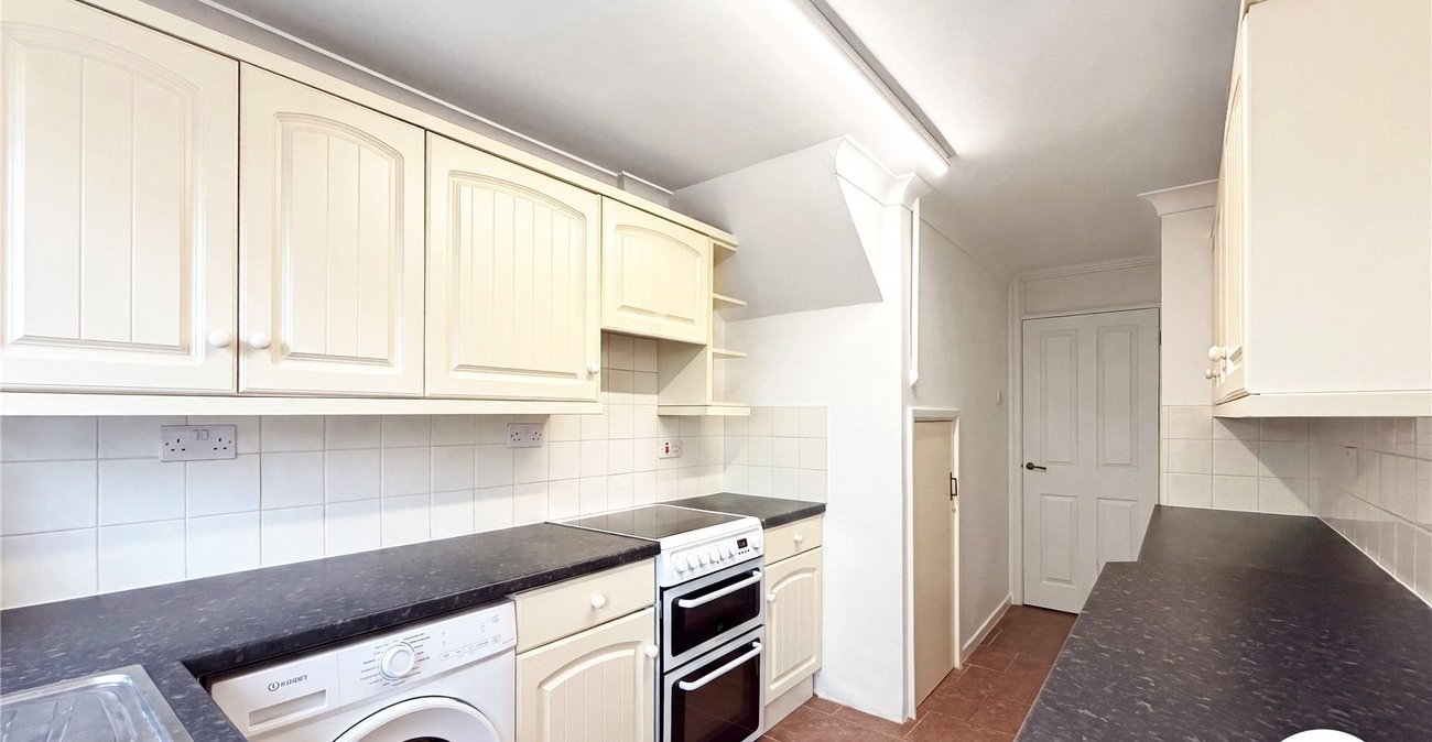 3 bedroom house to rent in Cuxton | Robinson Michael & Jackson