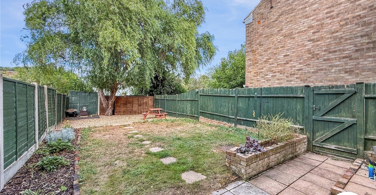 3 bedroom house to rent in Cuxton | Robinson Michael & Jackson