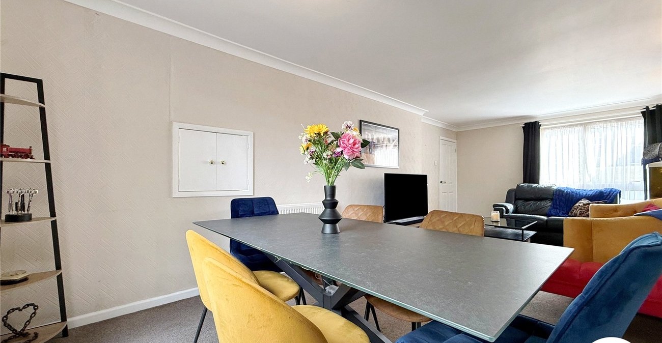 3 bedroom house to rent in Cuxton | Robinson Michael & Jackson