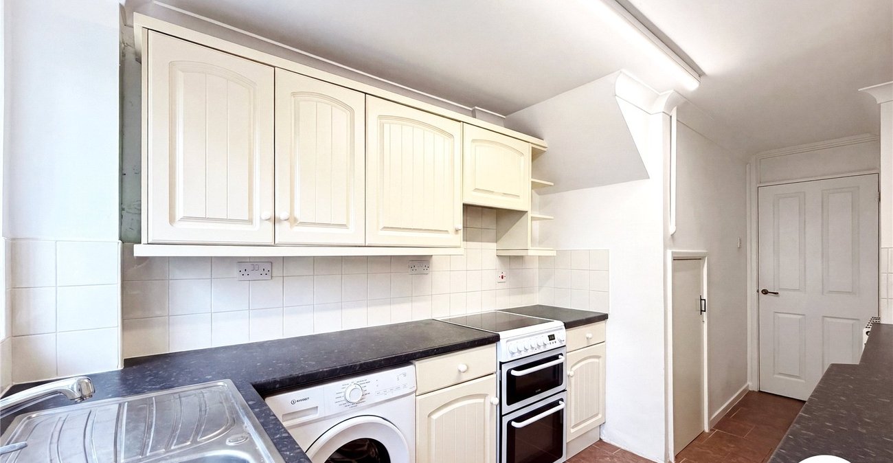3 bedroom house to rent in Cuxton | Robinson Michael & Jackson