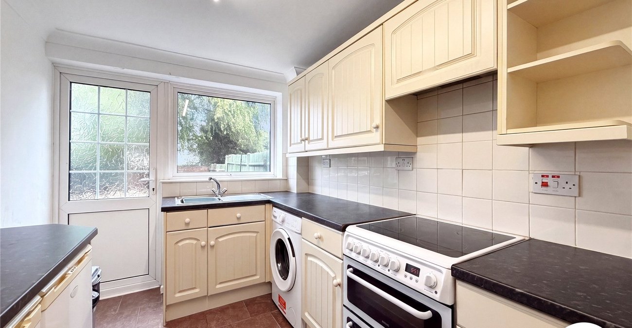 3 bedroom house to rent in Cuxton | Robinson Michael & Jackson