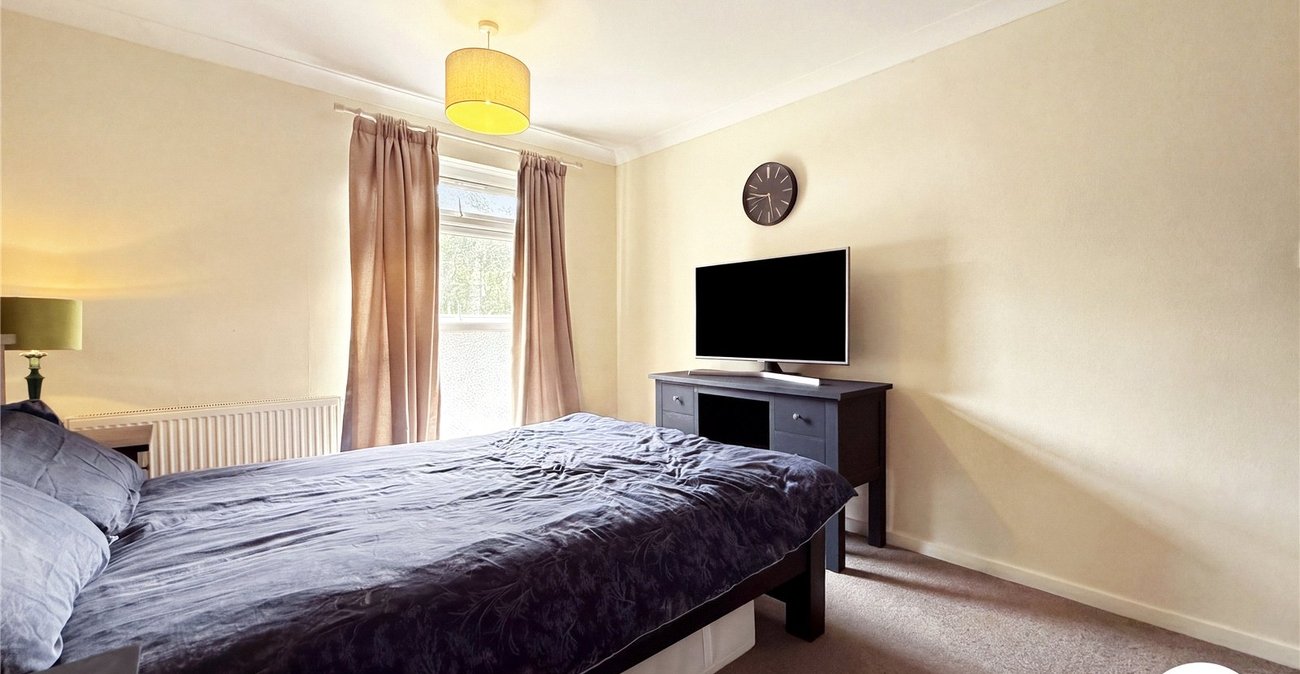 3 bedroom house to rent in Cuxton | Robinson Michael & Jackson