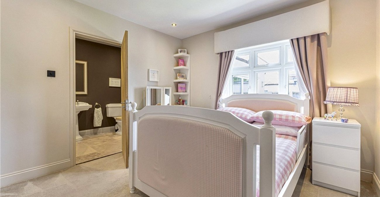 5 bedroom bungalow to rent in West Kingsdown | Robinson Jackson