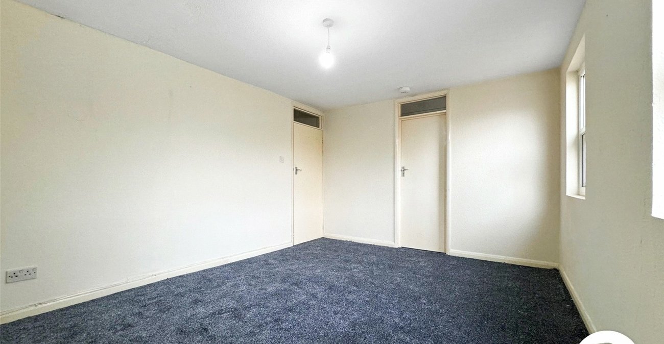 2 bedroom property to rent in London | 