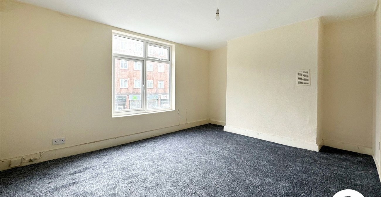 2 bedroom property to rent in London | 