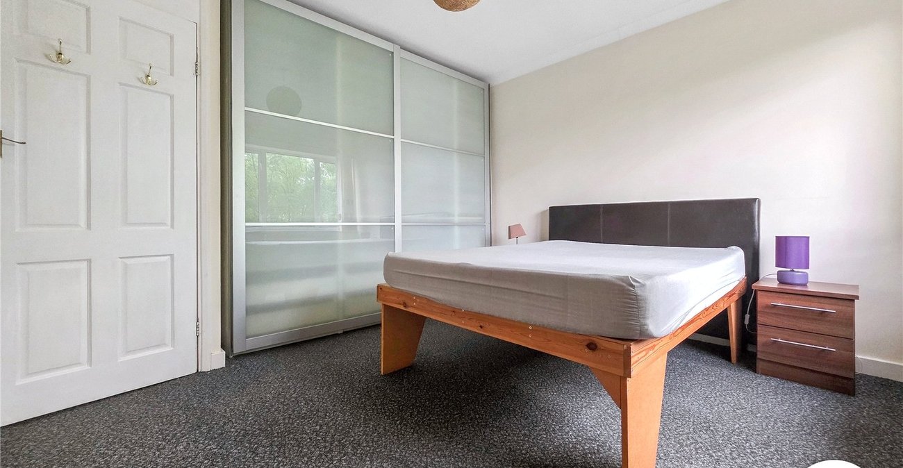 2 bedroom property to rent in London | Robinson Jackson