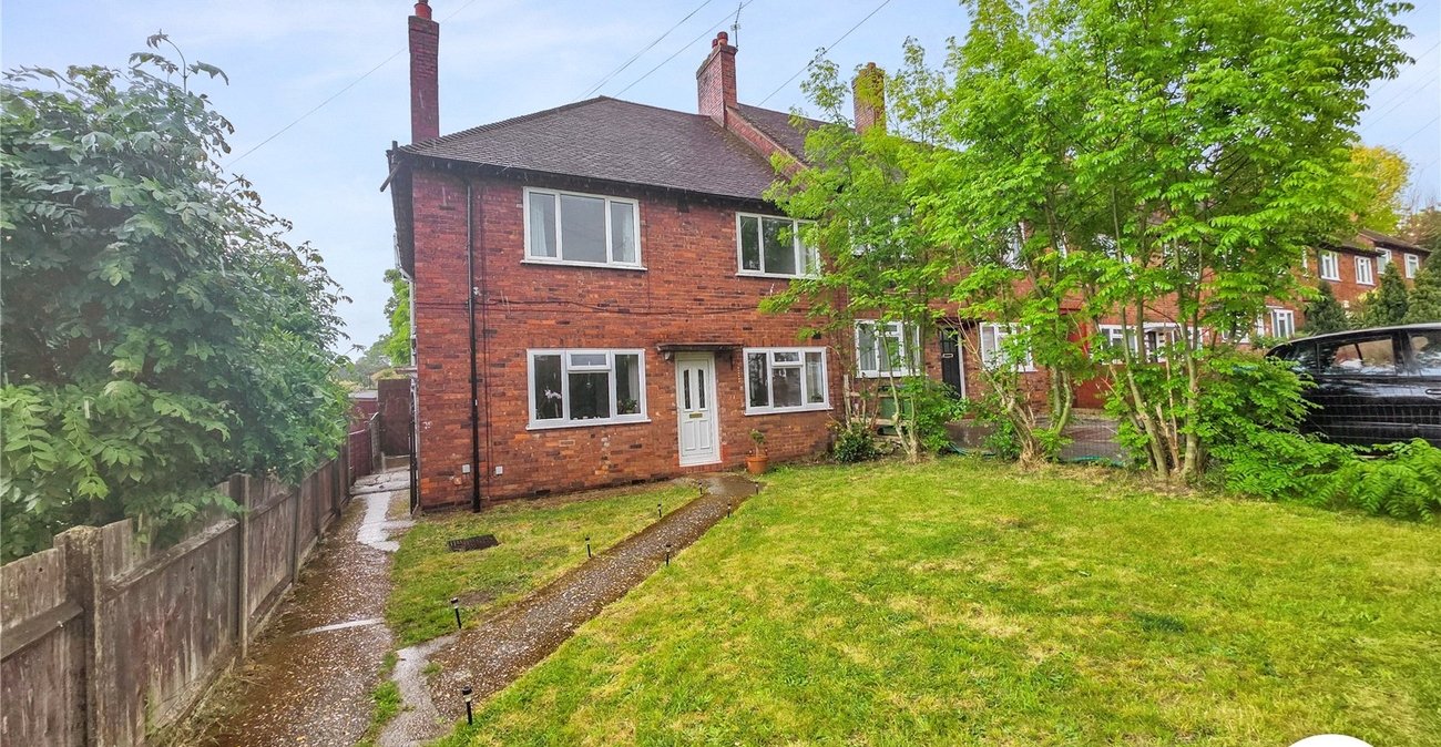 2 bedroom property to rent in London | Robinson Jackson