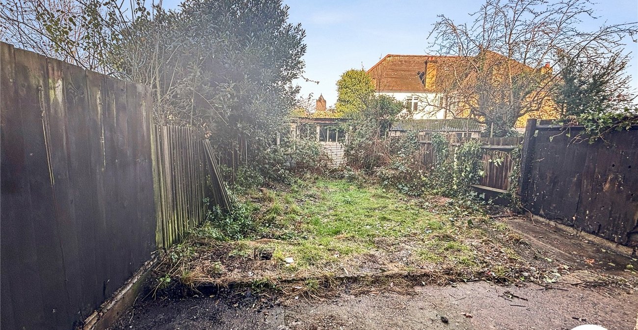 4 bedroom house to rent in London | Robinson Jackson