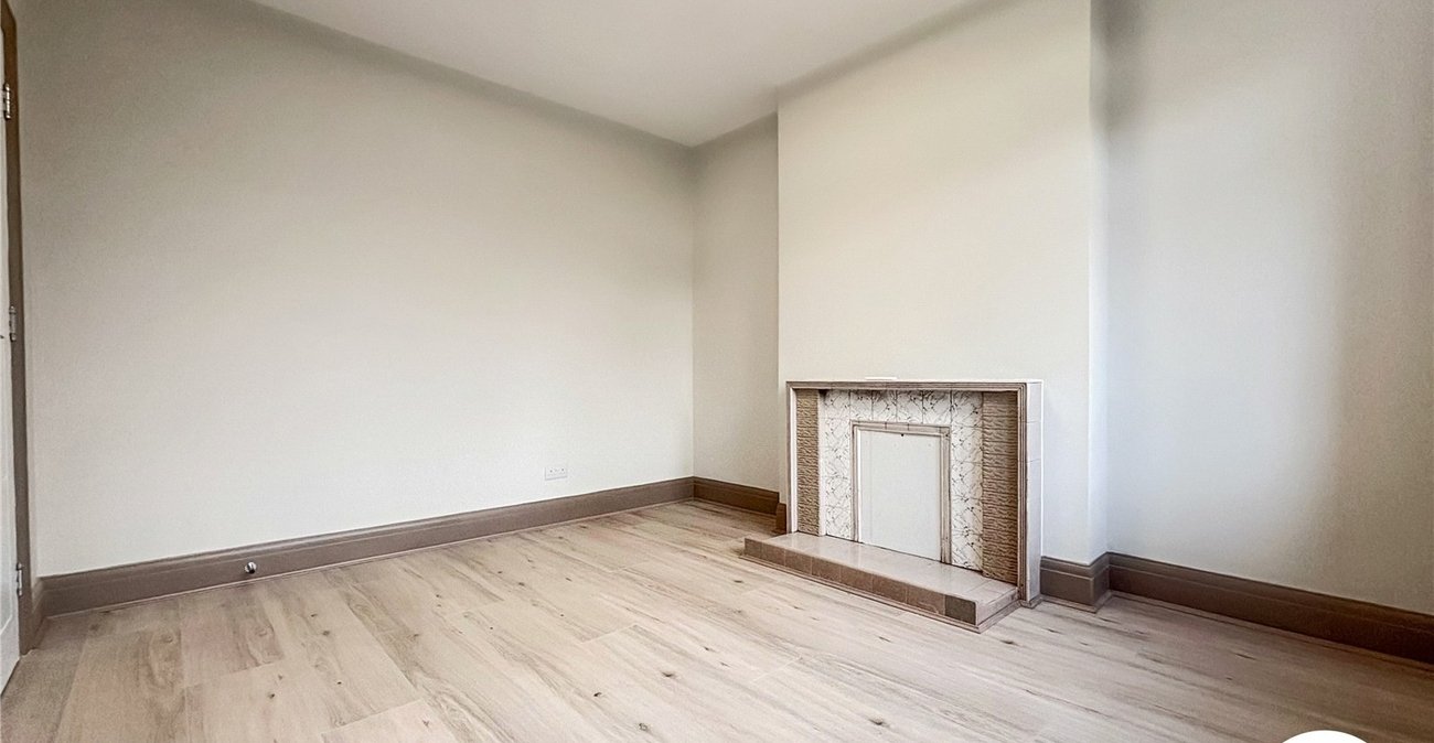 4 bedroom house to rent in London | Robinson Jackson