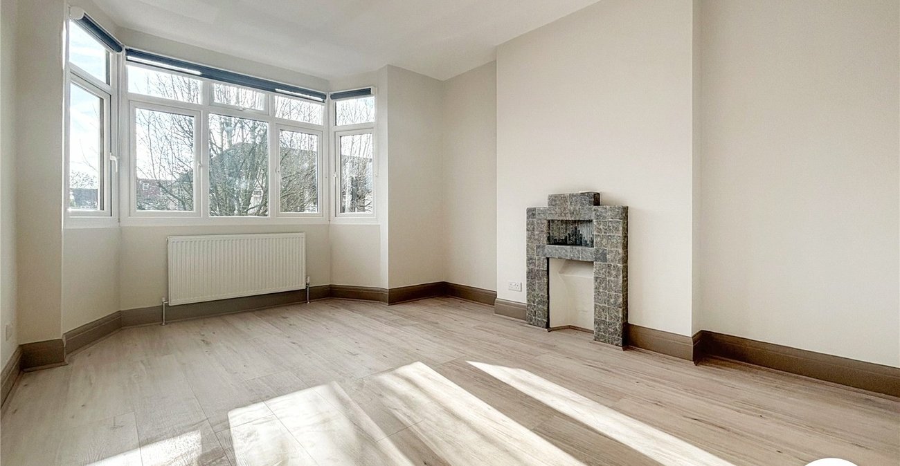 4 bedroom house to rent in London | Robinson Jackson