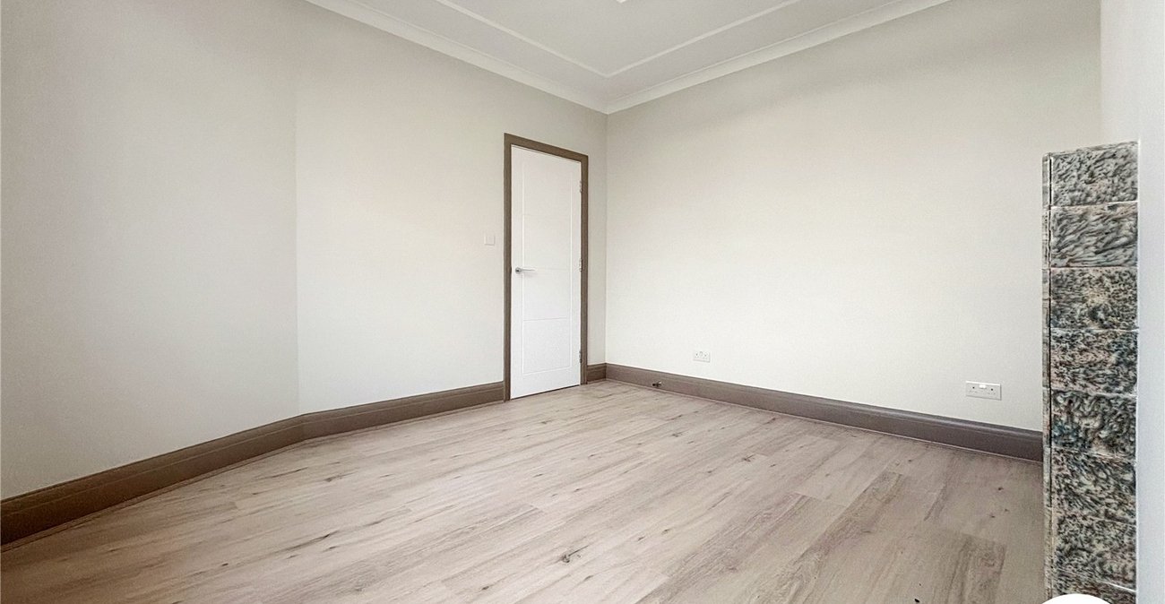 4 bedroom house to rent in London | Robinson Jackson