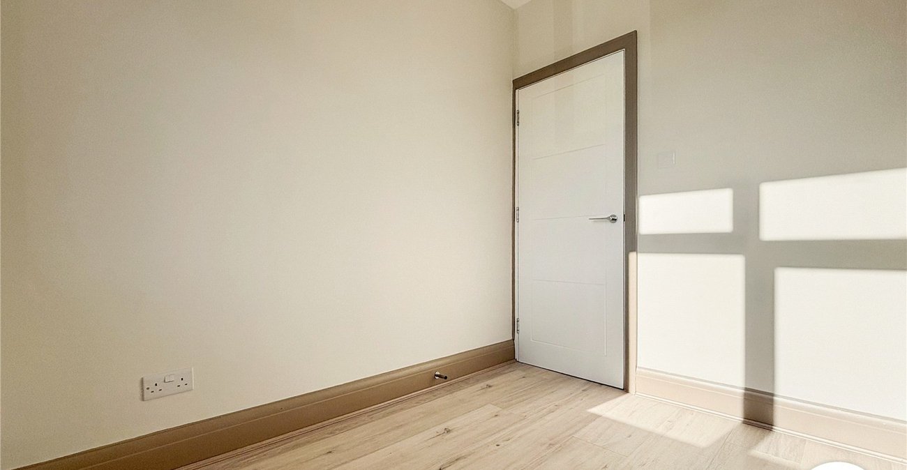 4 bedroom house to rent in London | Robinson Jackson