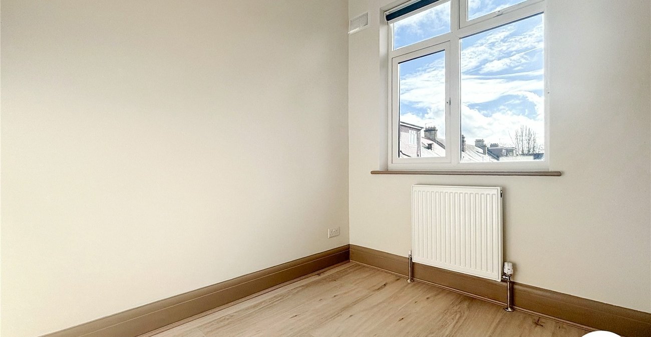 4 bedroom house to rent in London | Robinson Jackson