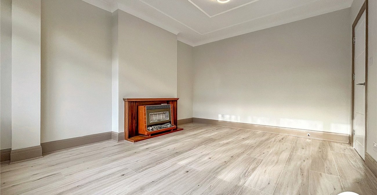 4 bedroom house to rent in London | Robinson Jackson