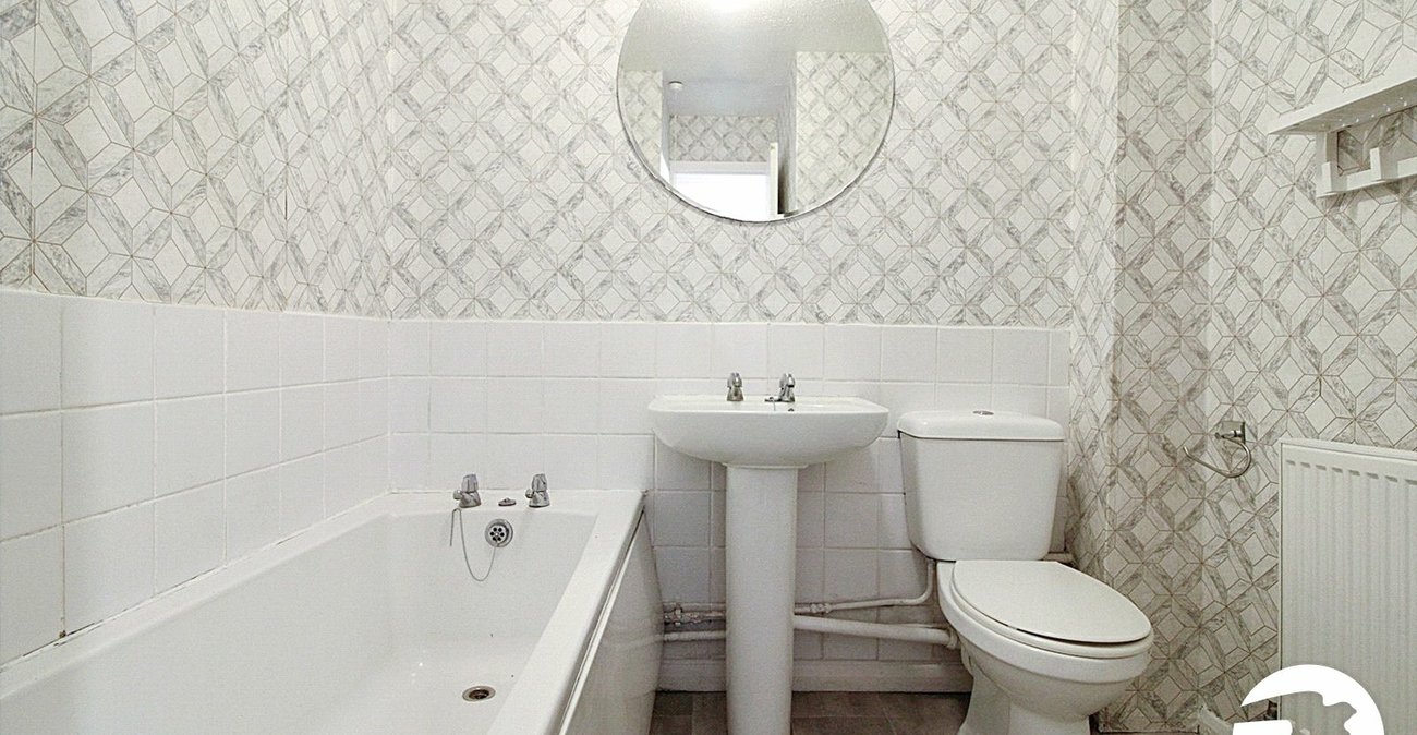 3 bedroom house to rent in Gravesend | Robinson Michael & Jackson