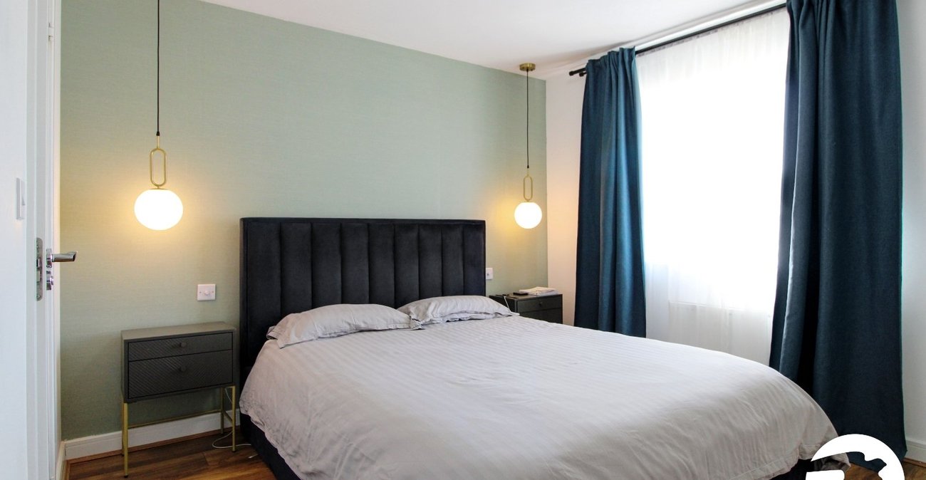 4 bedroom house to rent in Castle Hill | Robinson Michael & Jackson