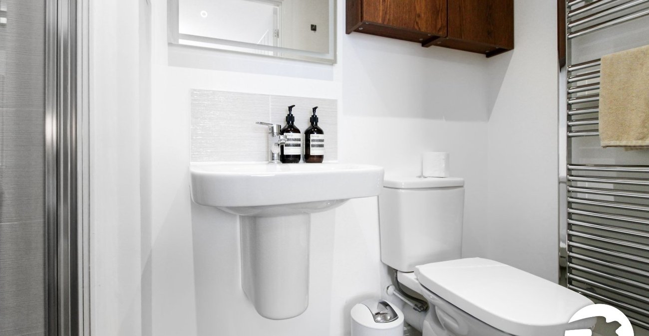 4 bedroom house to rent in Castle Hill | Robinson Michael & Jackson