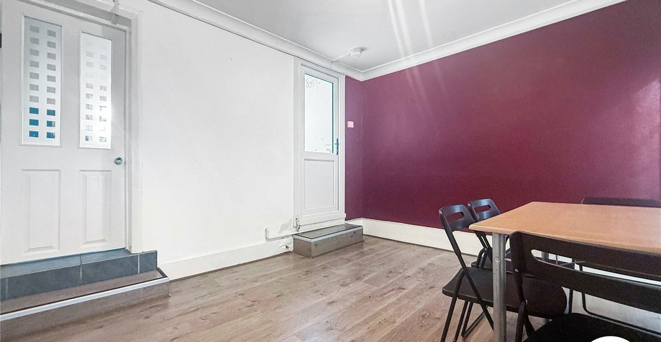 2 bedroom house to rent in Chatham | Robinson Michael & Jackson
