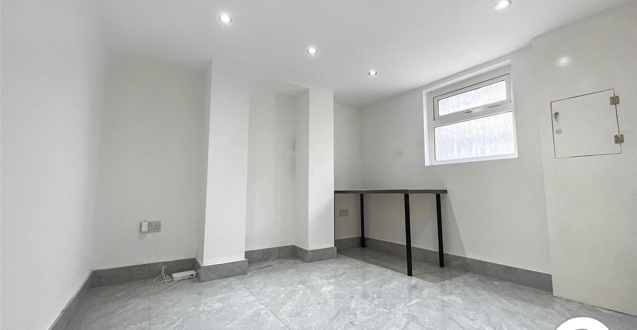 2 bedroom house to rent in Chatham | Robinson Michael & Jackson