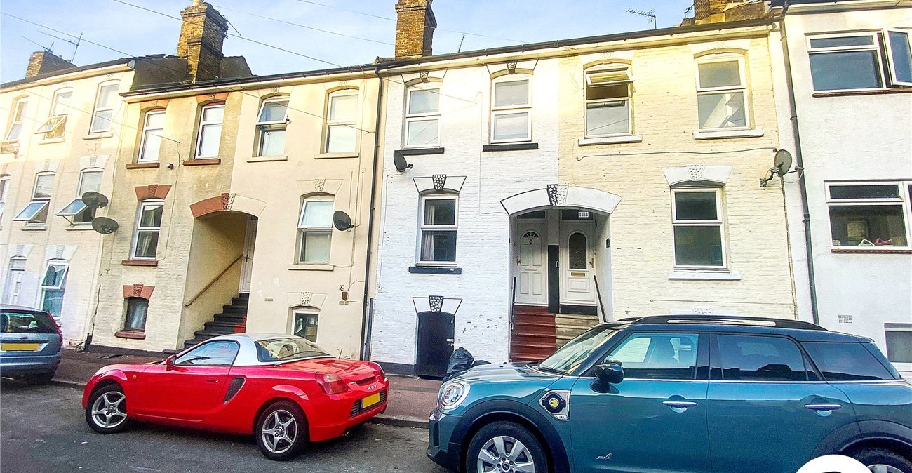 2 bedroom house to rent in Chatham | Robinson Michael & Jackson
