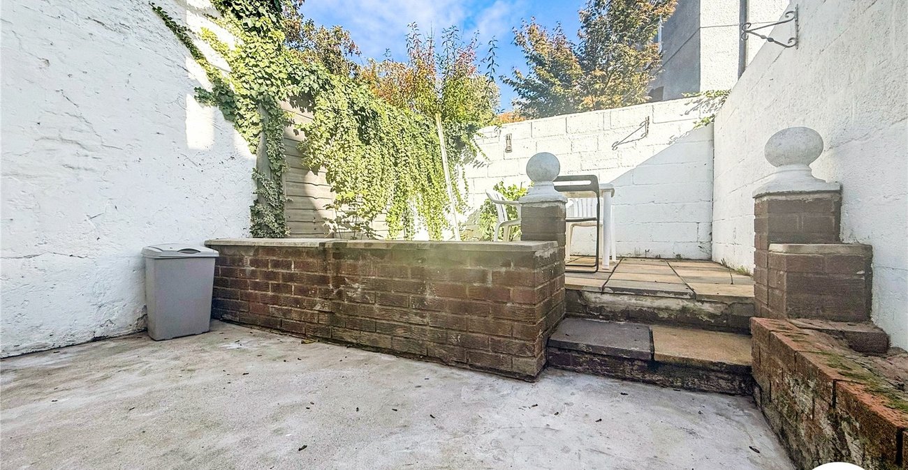 2 bedroom house to rent in Chatham | Robinson Michael & Jackson