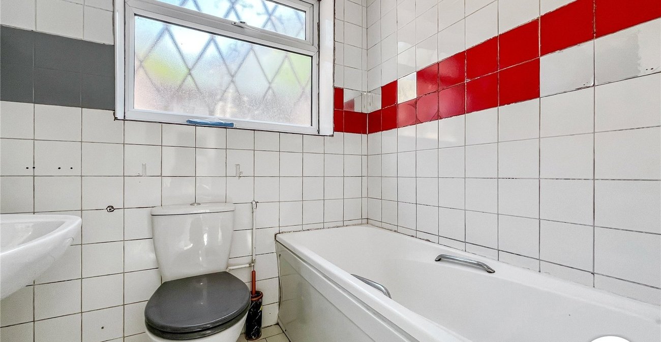 2 bedroom house to rent in Chatham | Robinson Michael & Jackson
