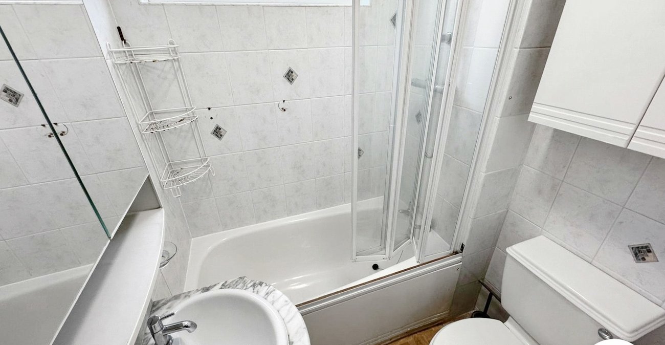 4 bedroom house to rent in Welling | 