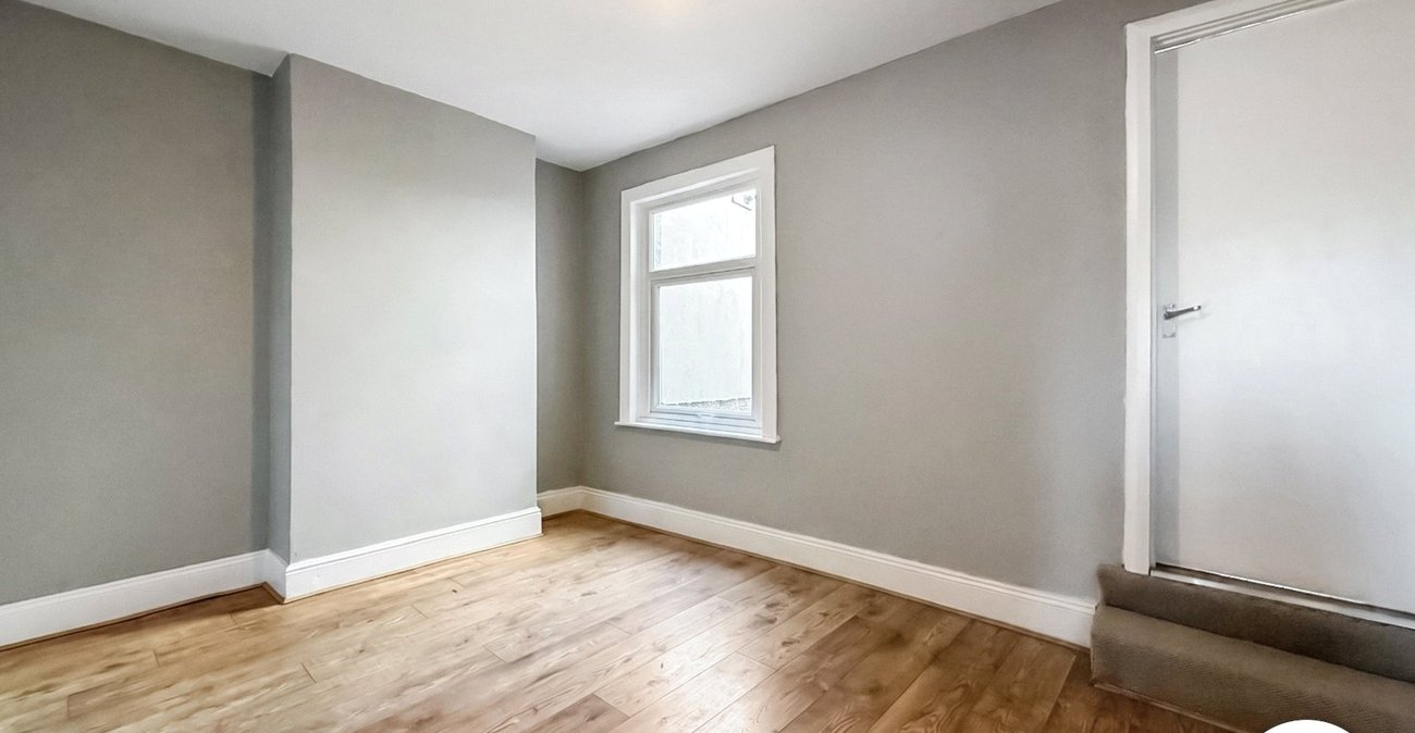 2 bedroom house to rent in London | 