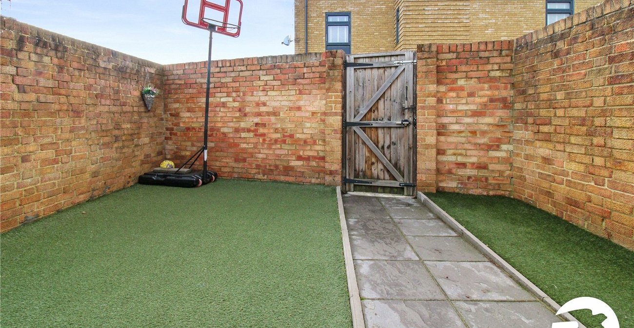 3 bedroom house to rent in Northfleet | Robinson Michael & Jackson