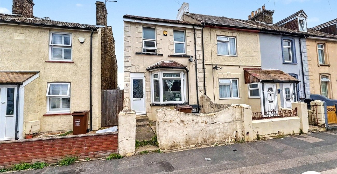 2 bedroom house to rent in Gillingham | Robinson Michael & Jackson