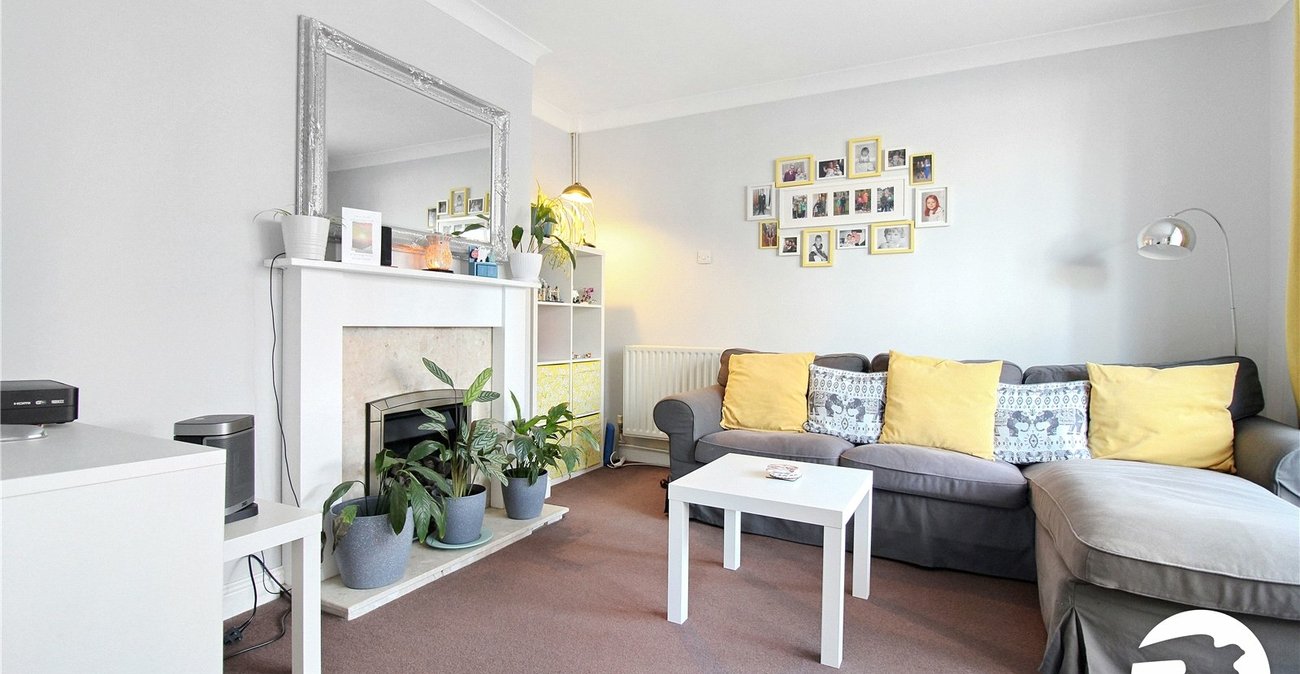 3 bedroom house to rent in Swanscombe | Robinson Michael & Jackson