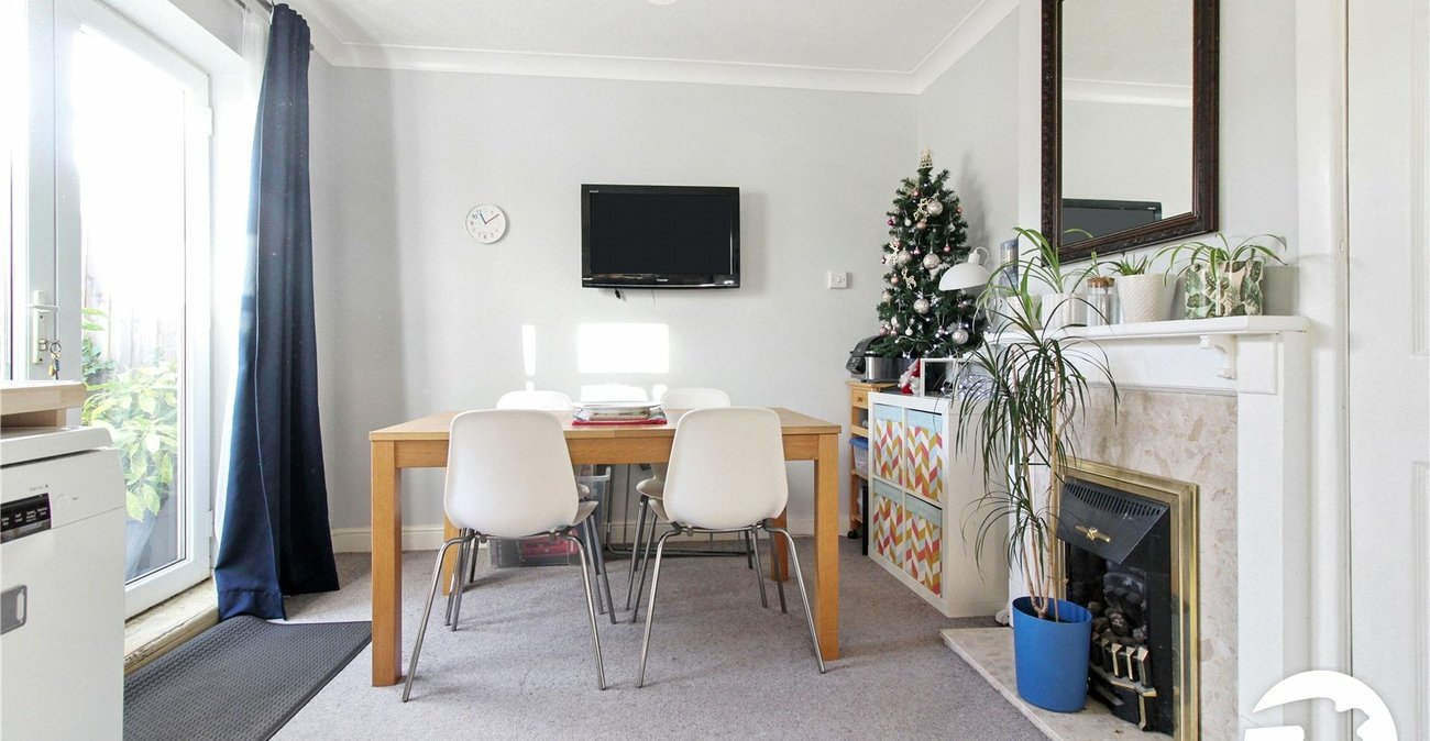 3 bedroom house to rent in Swanscombe | Robinson Michael & Jackson