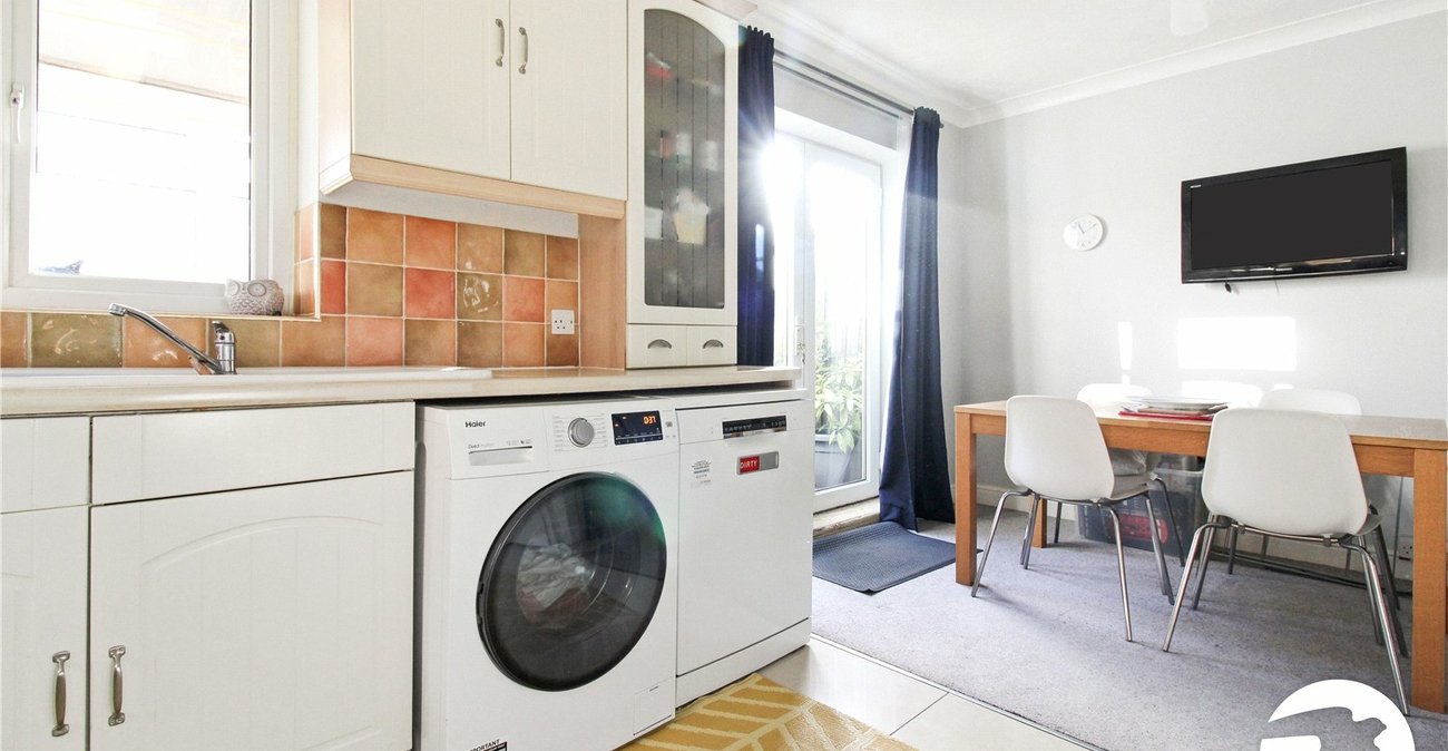 3 bedroom house to rent in Swanscombe | Robinson Michael & Jackson