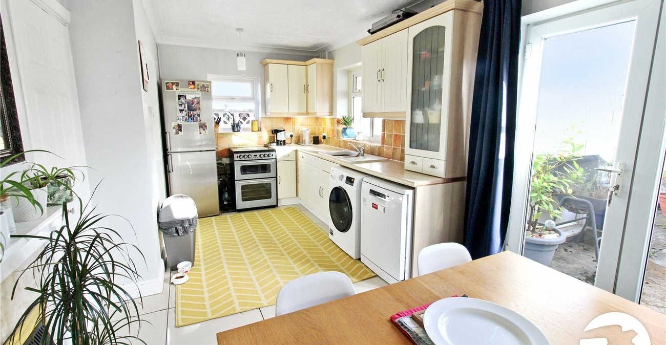 3 bedroom house to rent in Swanscombe | Robinson Michael & Jackson