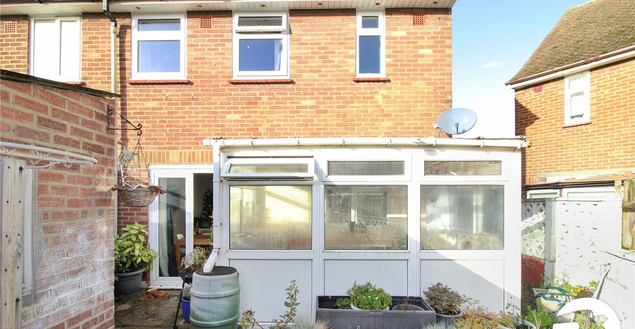 3 bedroom house to rent in Swanscombe | Robinson Michael & Jackson