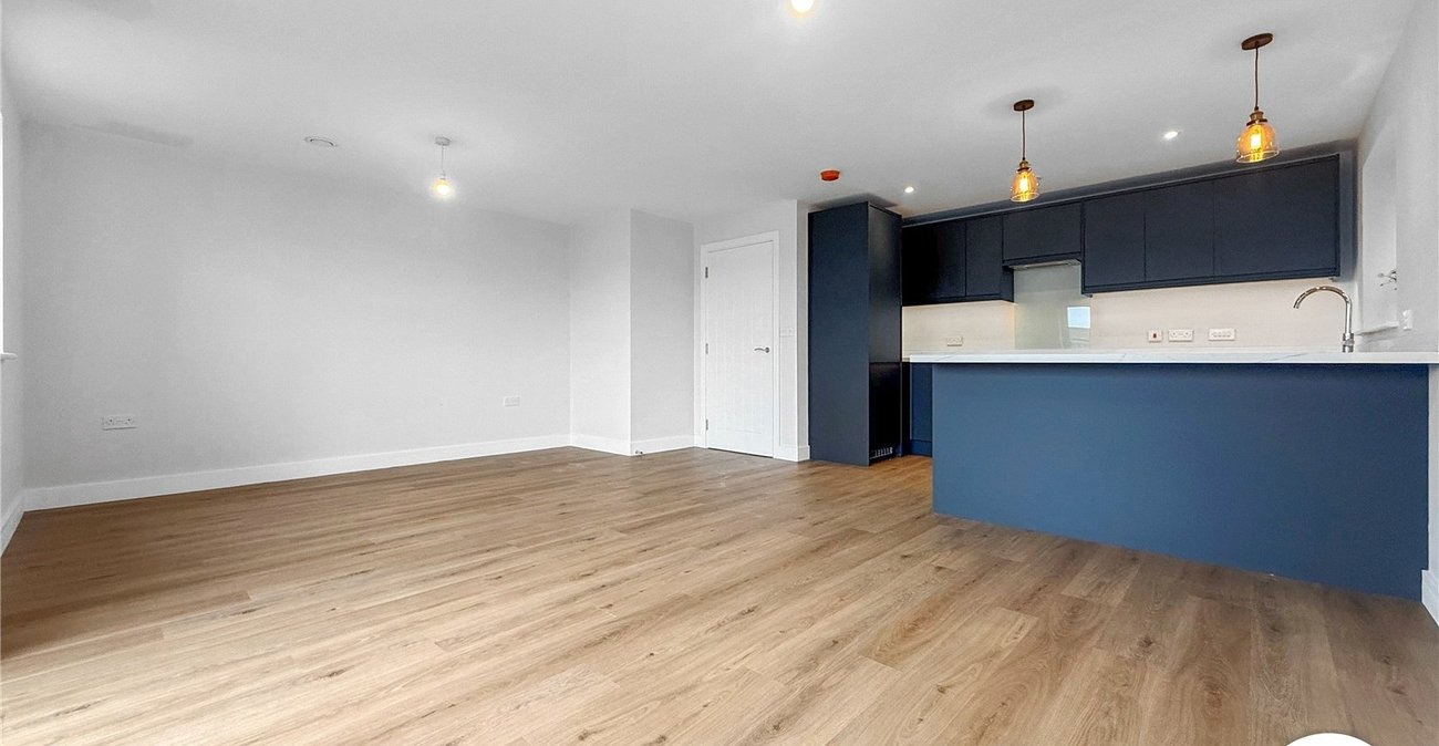 2 bedroom property to rent in Upnor | Robinson Michael & Jackson