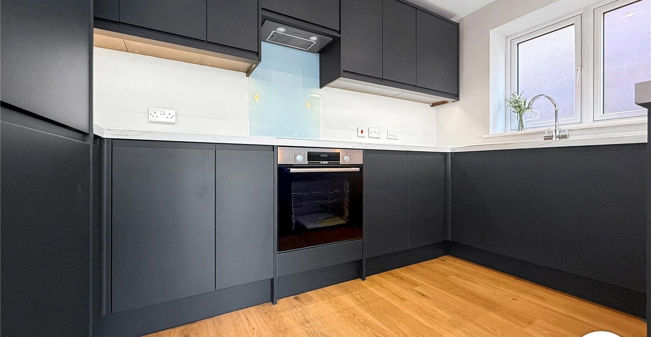 2 bedroom property to rent in Upnor | Robinson Michael & Jackson