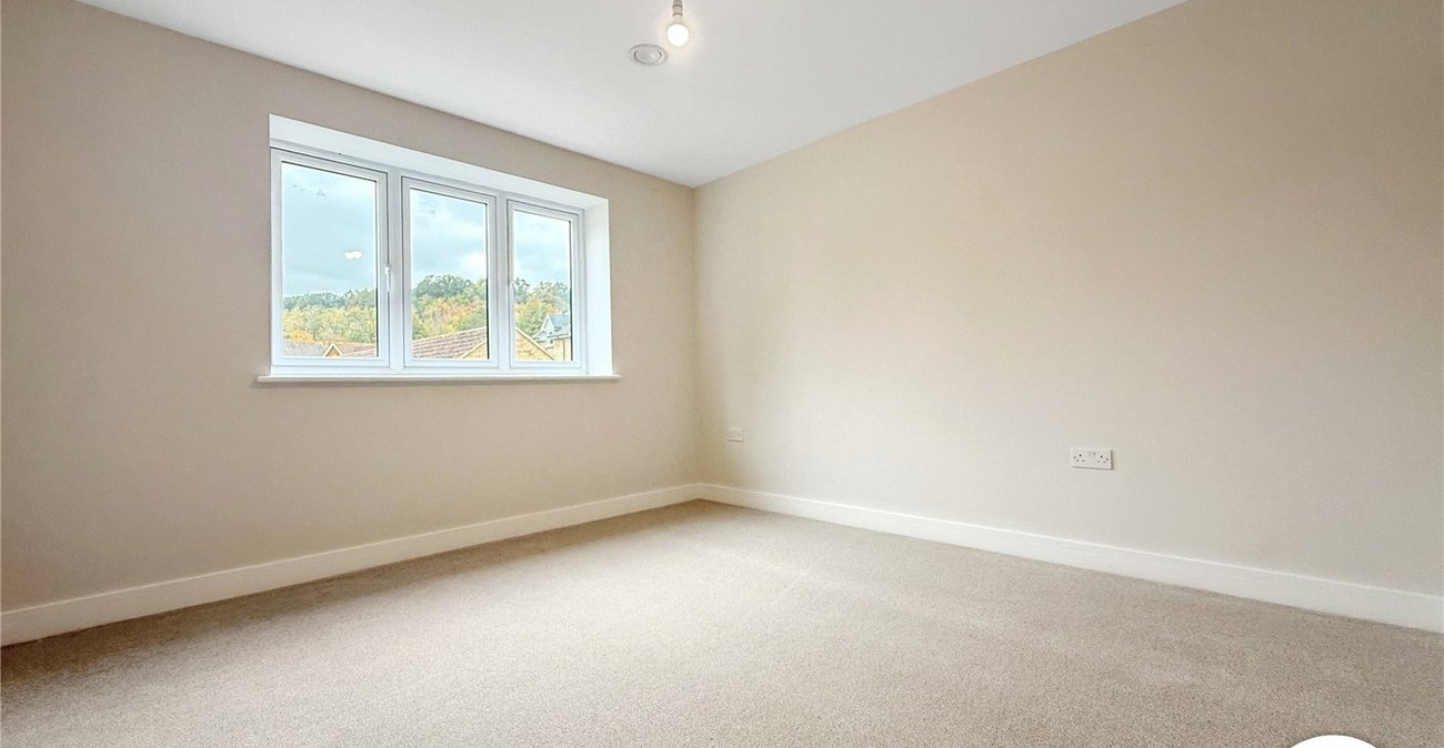 2 bedroom property to rent in Upnor | Robinson Michael & Jackson
