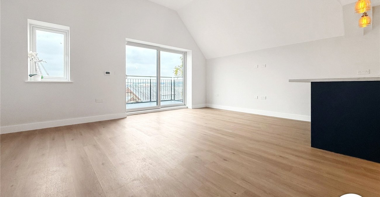 2 bedroom property to rent in Upnor | Robinson Michael & Jackson