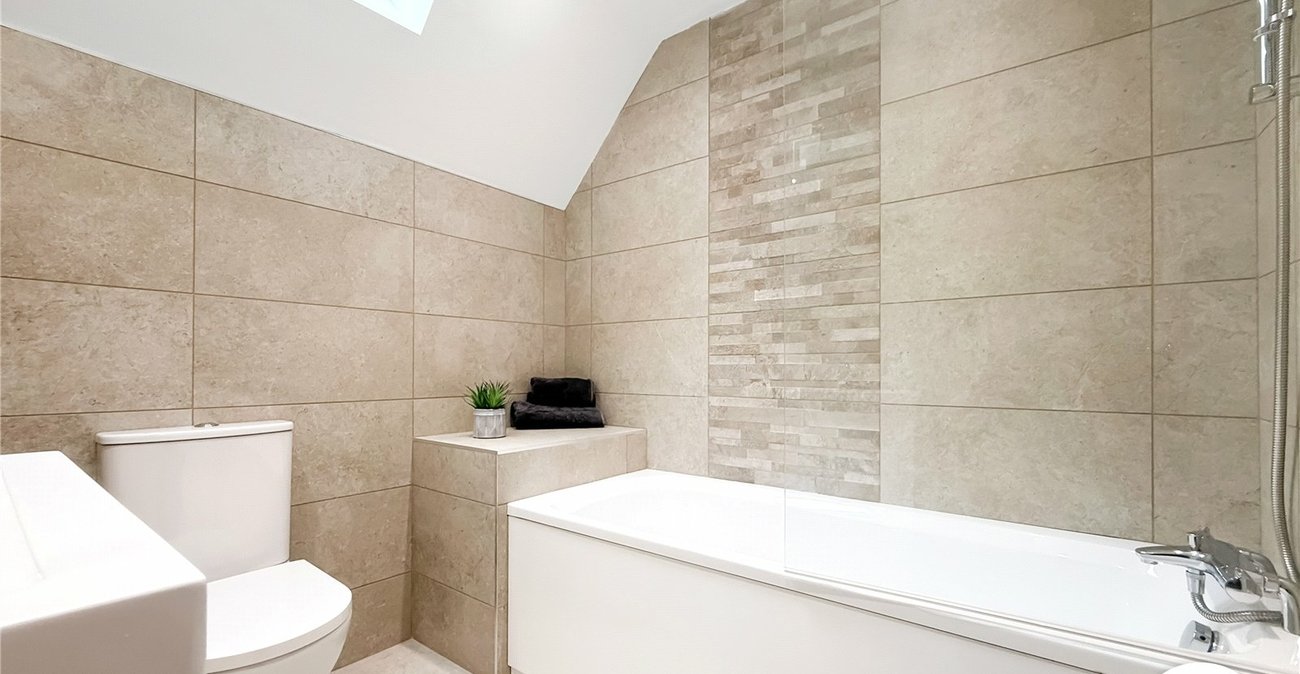 2 bedroom property to rent in Upnor | Robinson Michael & Jackson