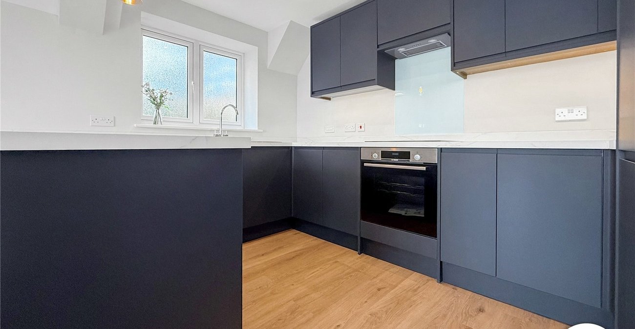2 bedroom property to rent in Upnor | Robinson Michael & Jackson