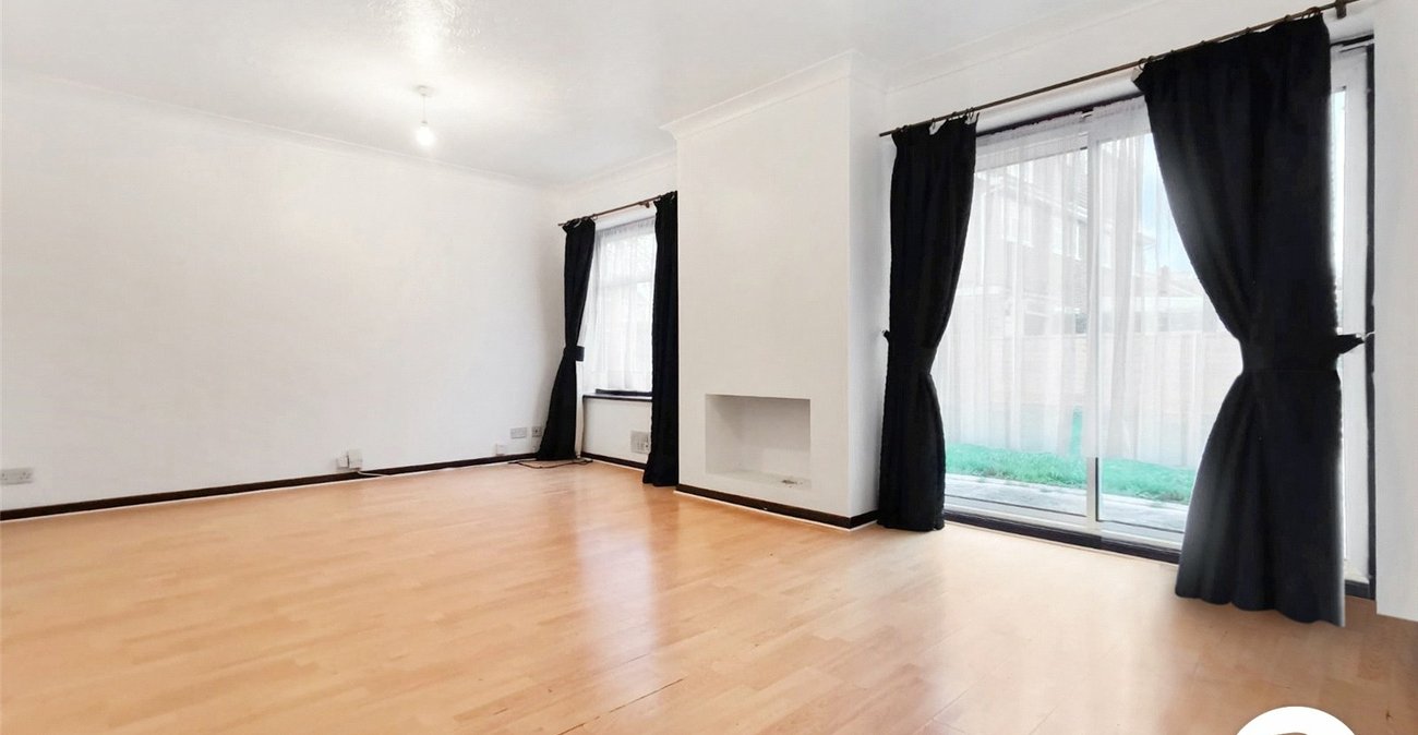 3 bedroom house to rent in Dartford | Robinson Jackson