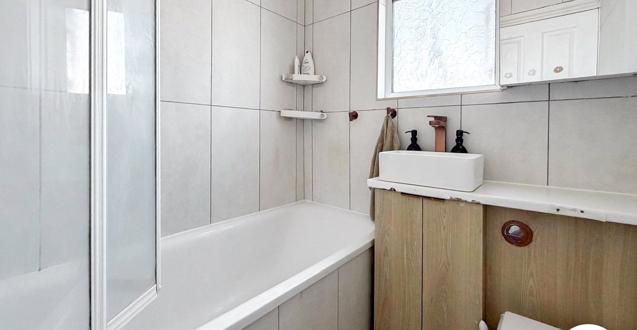 3 bedroom house to rent in Gillingham | Robinson Michael & Jackson