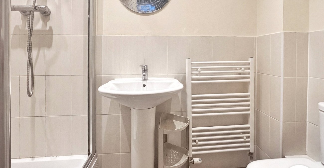 3 bedroom house to rent in Dartford | Robinson Jackson