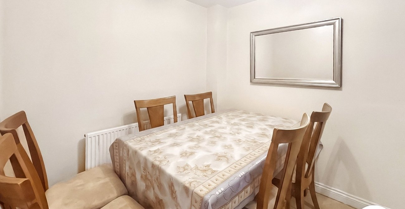 3 bedroom house to rent in Dartford | Robinson Jackson