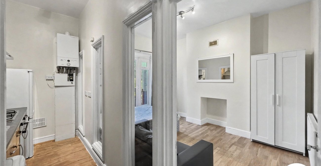 1 bedroom property to rent in London | Robinson Jackson