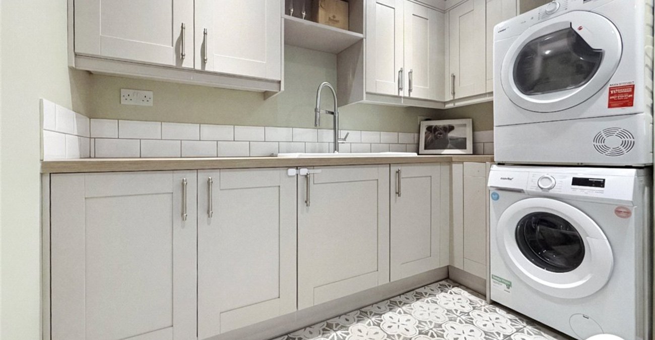 4 bedroom house to rent in Orpington | Robinson Jackson