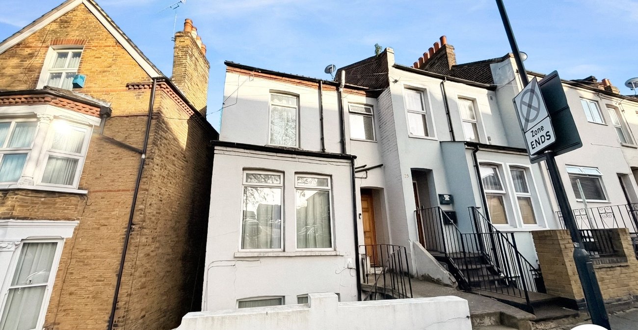 2 bedroom property to rent in Plumstead | 